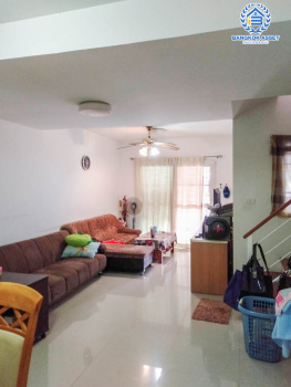 *****ทาวน์เฮ้าส์มือสอง ม.พฤกษาวิลล์37 วัชรพล-เพิ่มสิน เนื้อที่ 19.5 ตร.ว. ฟังก์ชัน 3 ห้องนอน 2 ห้องน้ำ จอดรถได้ 1 คัน บ้านสวยพร้อมเข้าอยู่ ใกล้สิ่งอำนวยความสะดวก บนทำเลที่ดี เชื่อมต่อถนนวัชรพล-เพิ่มสิน, ถนนสายไหม เข้าเมืองให้เป็นเรื่องง่ายดาย ใกล้ถนนสุขภิบาล5 และใกล้ทางด่วน ฉลองรัช